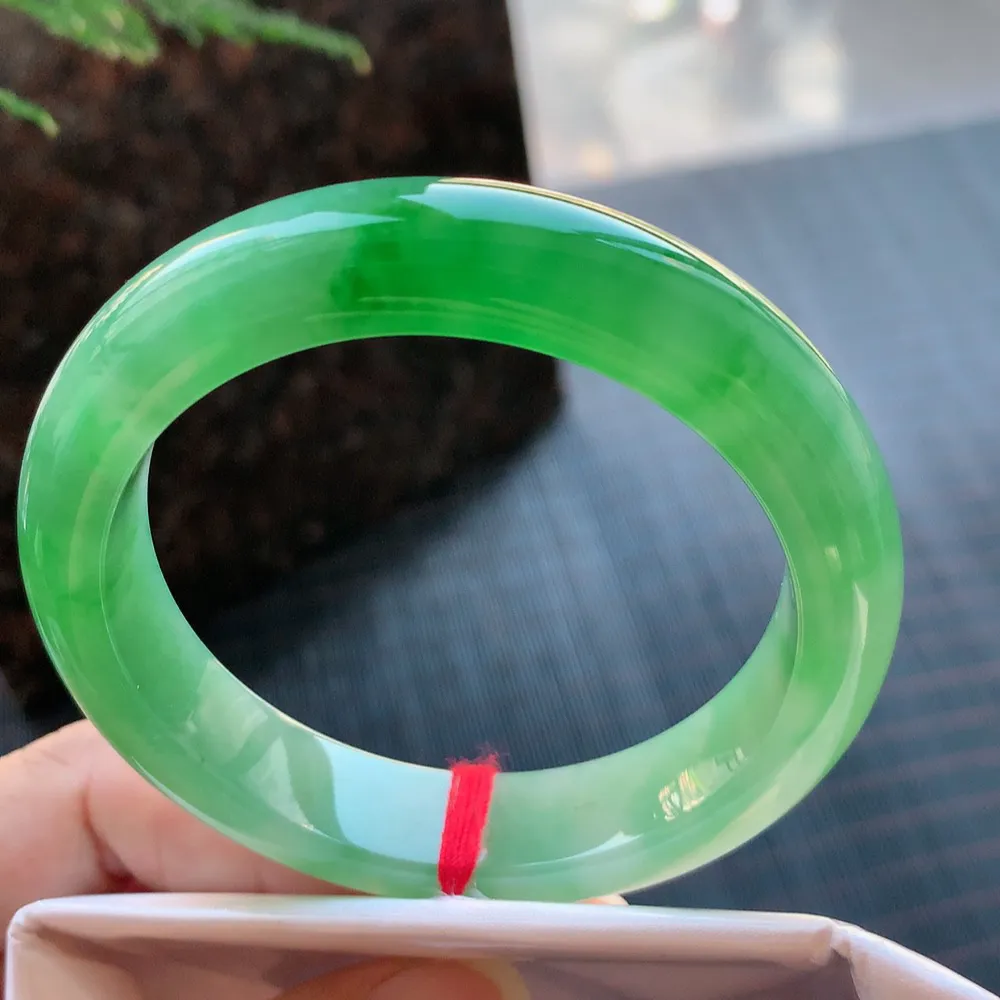 正圈高冰翠绿 无瑕 尺寸:55.1/13.1/8.7 种色兼备