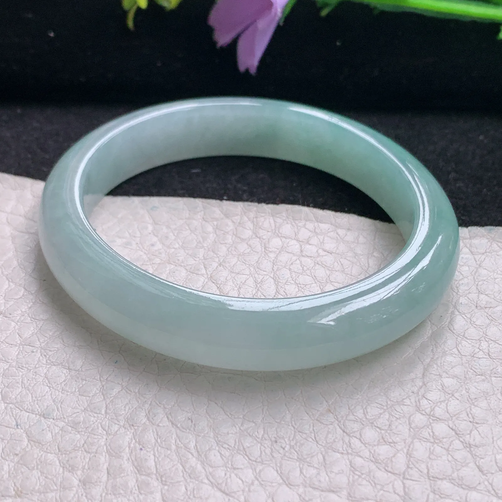 js自然光54*48.8*9.8*7.2贵妃镯 缅甸翡翠玉手镯清爽冰胶宽边蛋形玉手环 美人镯