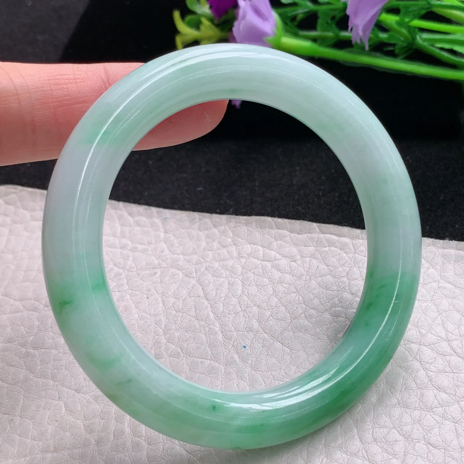 pj自然光53*9.8美人镯 缅甸翡翠玉手镯飘绿清秀圆条玉手环 叮当镯