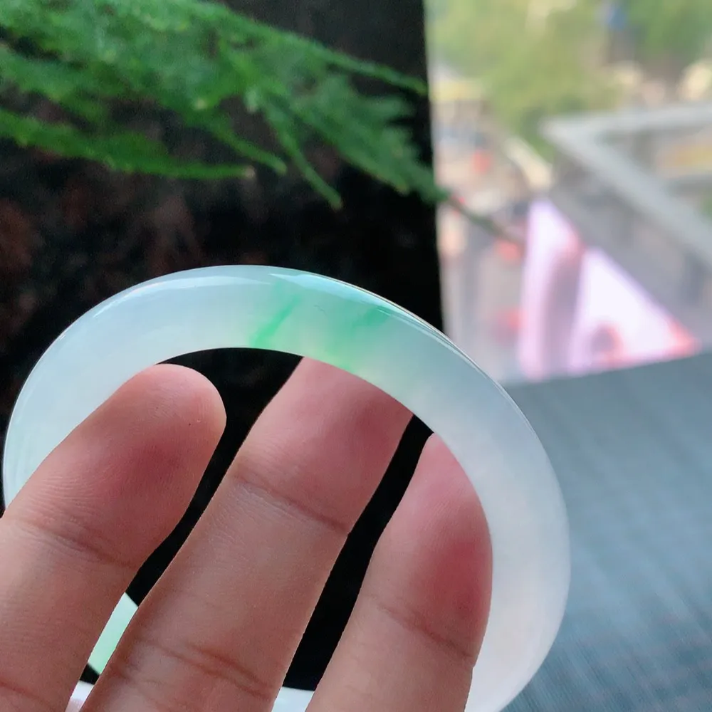 圆条高冰阳绿 无瑕 尺寸:50.2/8.7/8.4 种色俱佳