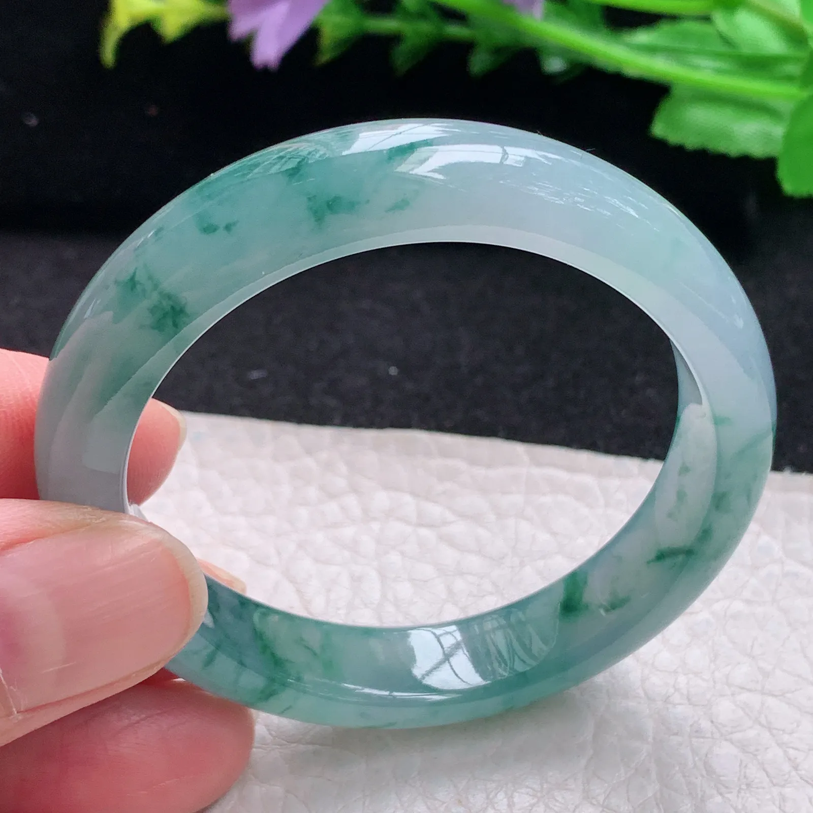 xo自然光53*45*10.2*7贵妃镯 缅甸翡翠玉手镯冰飘花秀气蛋形宽边玉手环 美人镯
