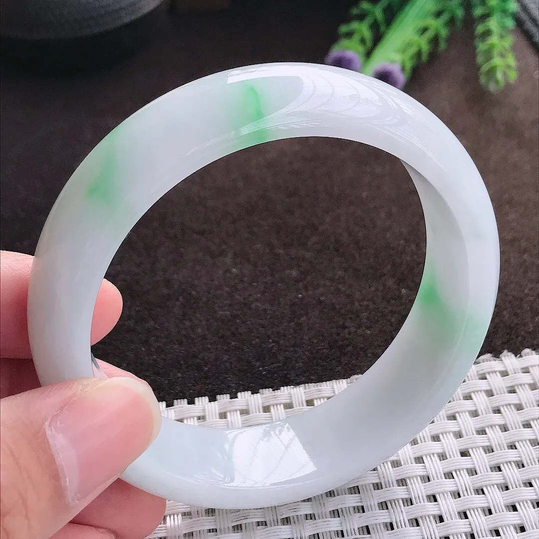 天然a货翡翠58.5/16.8/8.3老坑精美冰润飘绿轮胎手镯宽边翡翠玉手镯