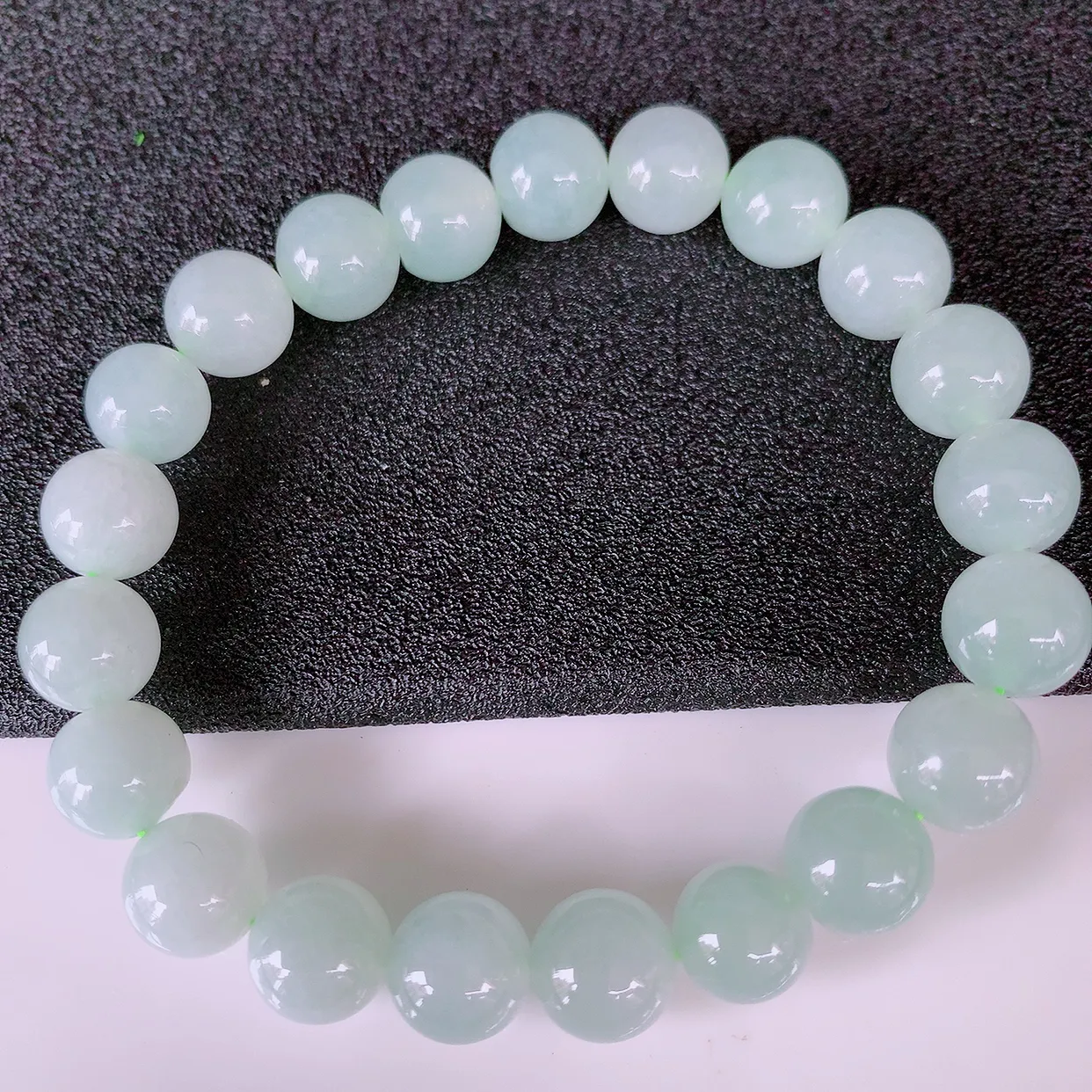 自然光实拍，冰种淡绿翡翠手串手链，种老水足，冰清玉润  颜色漂亮  #001.1取一尺寸8.8