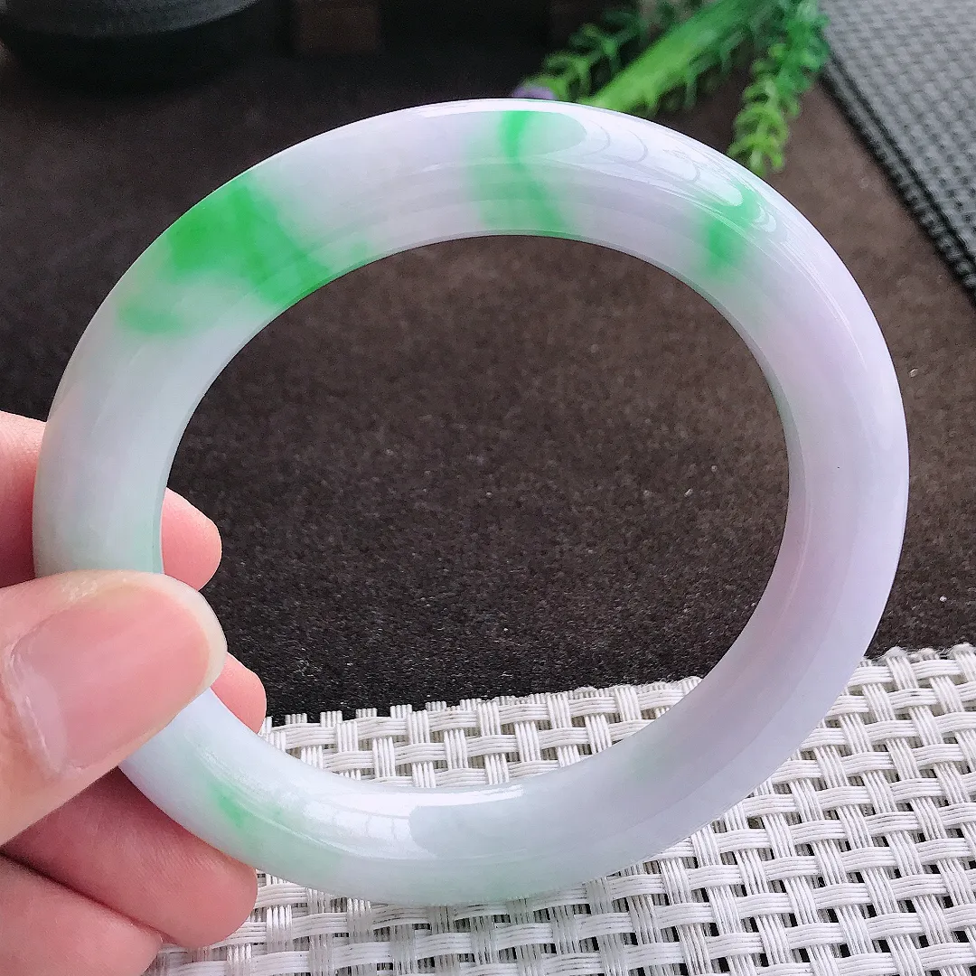 天然a货翡翠60/10.8/11老坑精美飘绿大圈口圆条手镯翡翠玉手镯