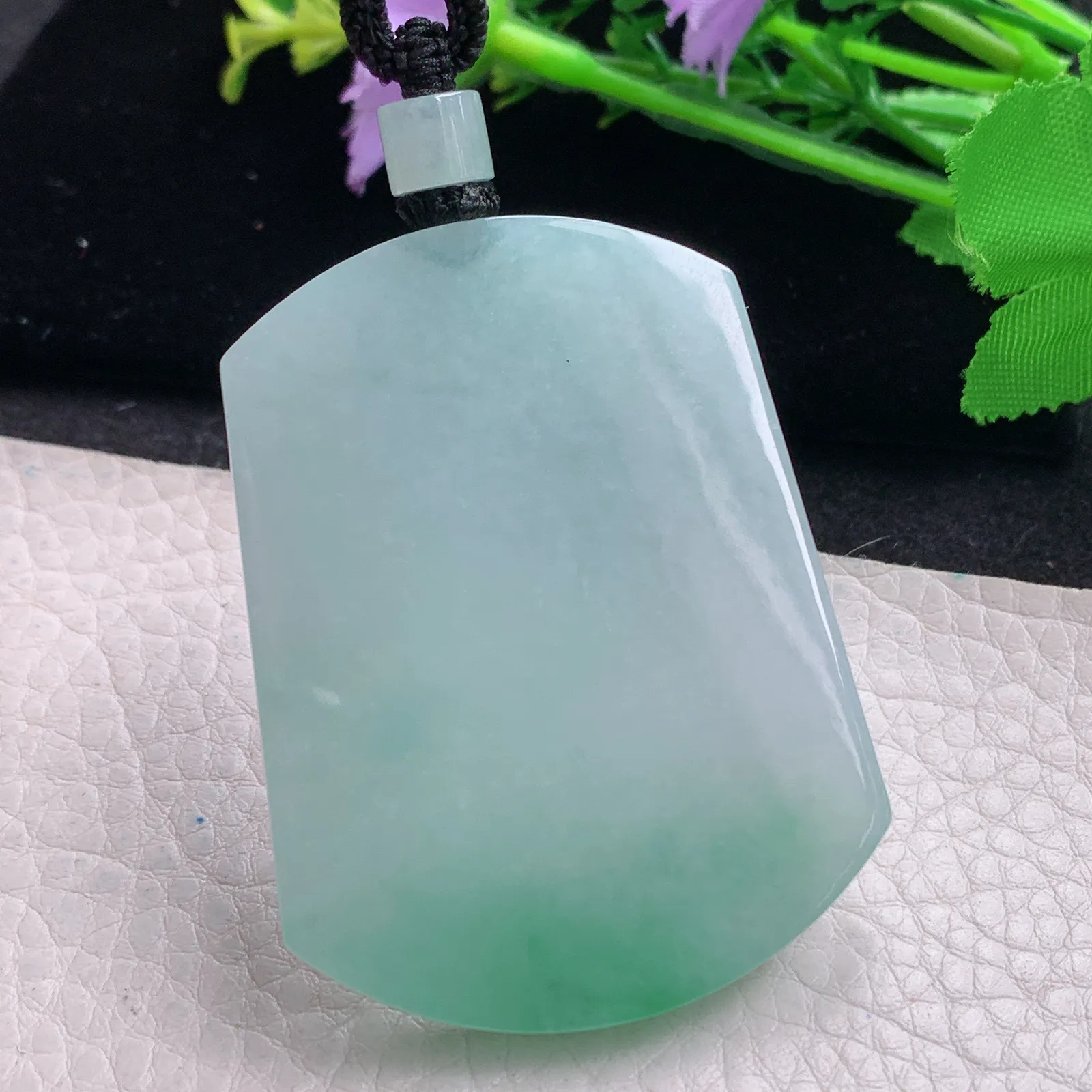 mut自然光55.5*42*6缅甸翡翠a货飘绿平安无事牌 素面牌玉吊坠 玉挂件