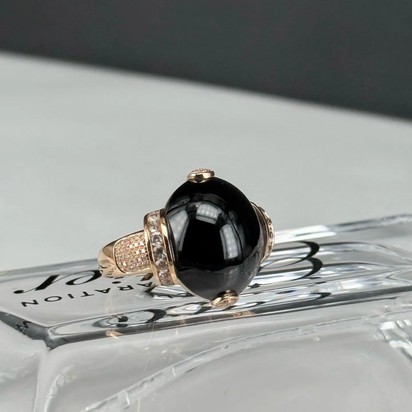 精品大蛋面女戒 重金豪镶 打灯通透 油性十足