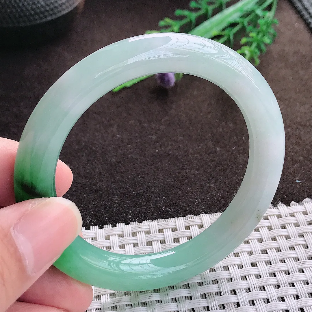 天然a货翡翠52.5/9.4/9.6老坑精美辣阳绿圆条手镯翡翠玉手镯