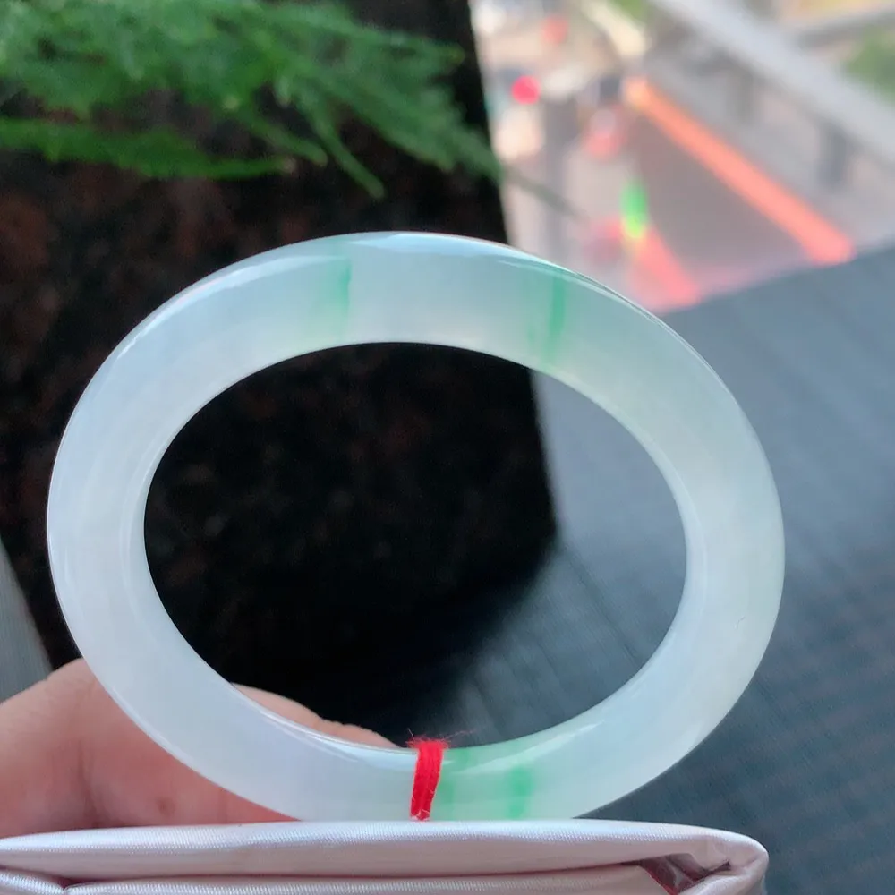 圆条高冰阳绿 无瑕 尺寸:50.2/8.7/8.4 种色俱佳