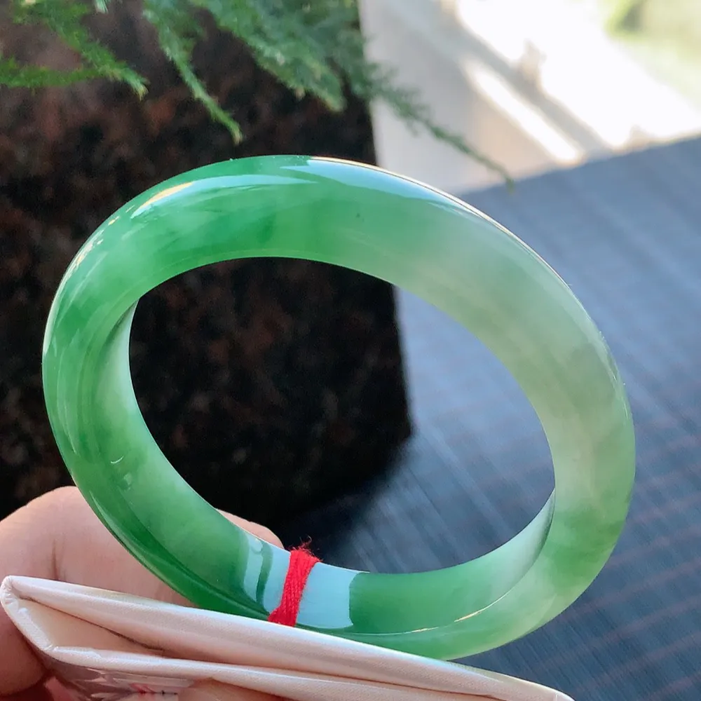 正圈一大节阳绿 无瑕 尺寸:57.6/12.2/8.6 色好