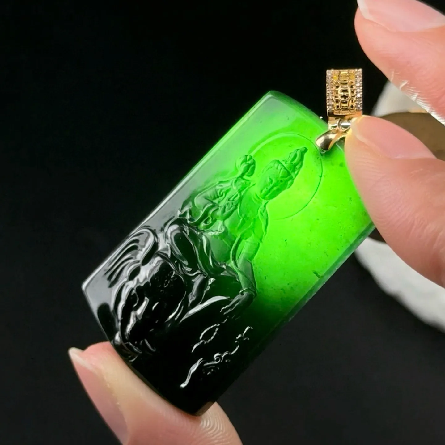 精品18k墨翠普贤菩萨 种好色正 黑度极好 打灯通透 油性十足 尺寸42.5