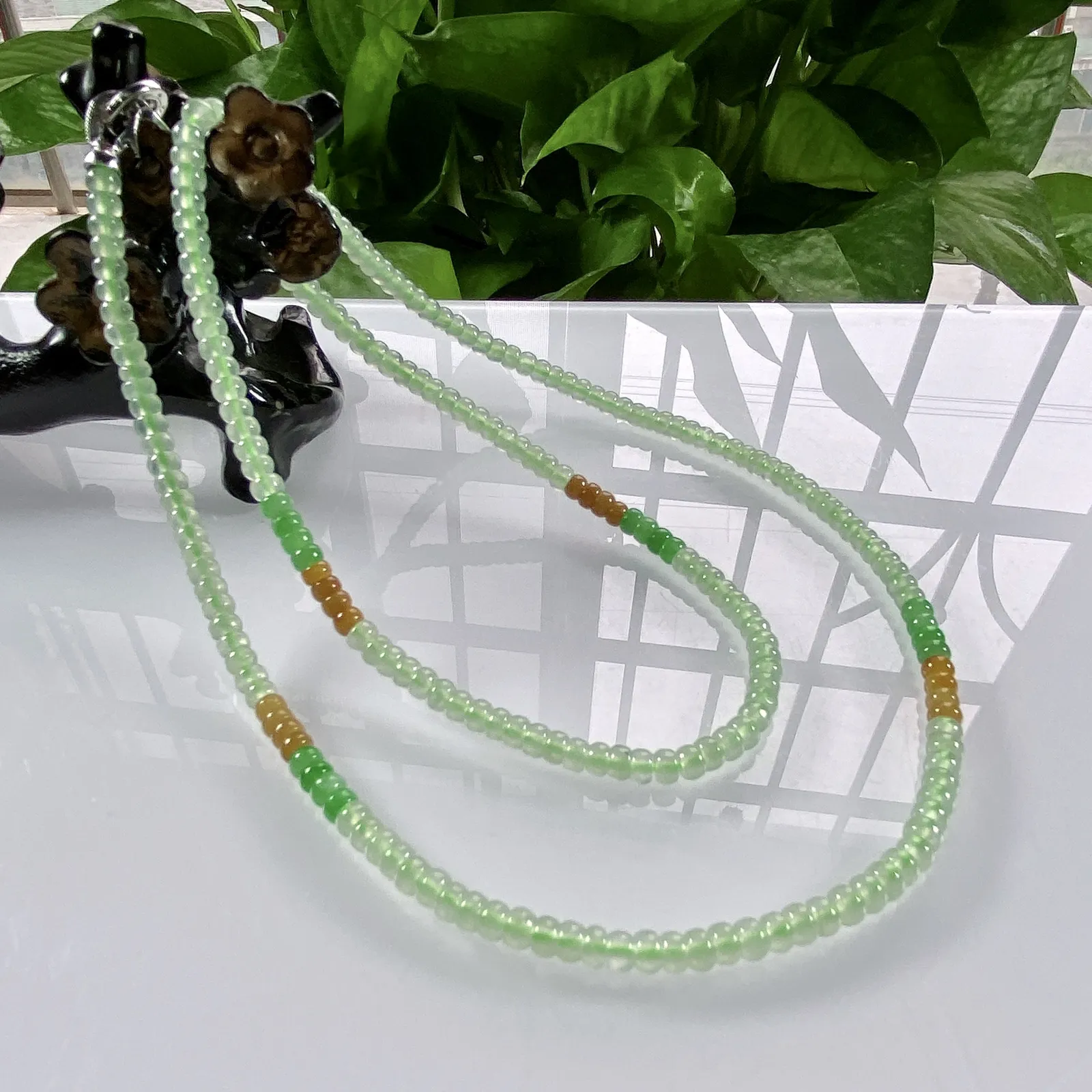 缅甸天然翡翠A货，高冰起光起胶三彩算盘珠项链手链，尺寸：4/2.5mm/231颗，长度610mm，重量：23.13g