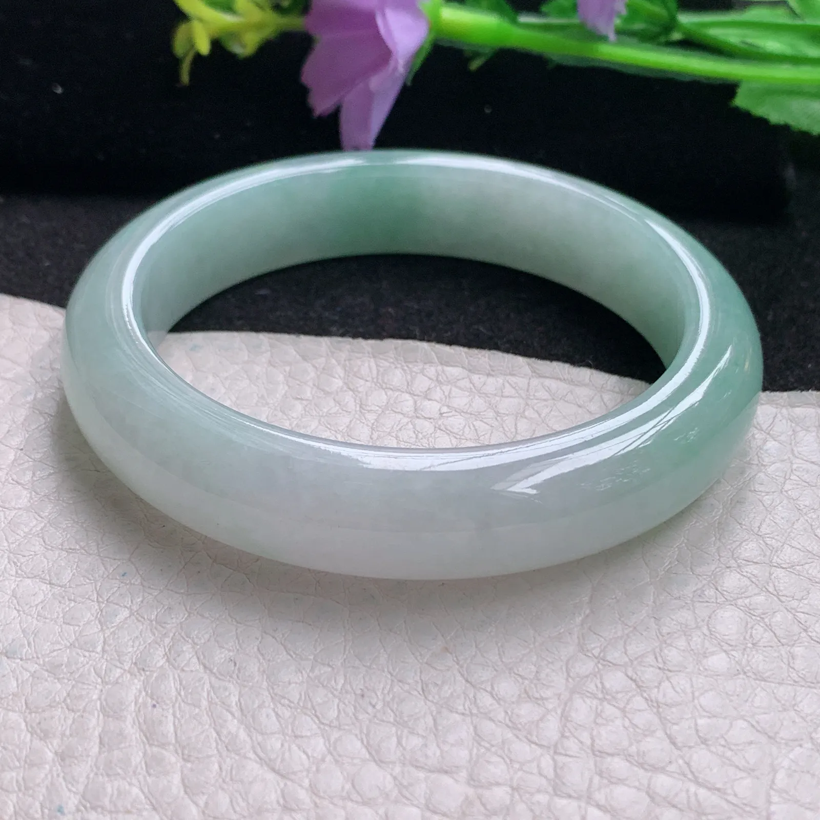 pj自然光55*12.2*8平安镯 缅甸翡翠玉手镯飘绿清新水灵宽边玉手环