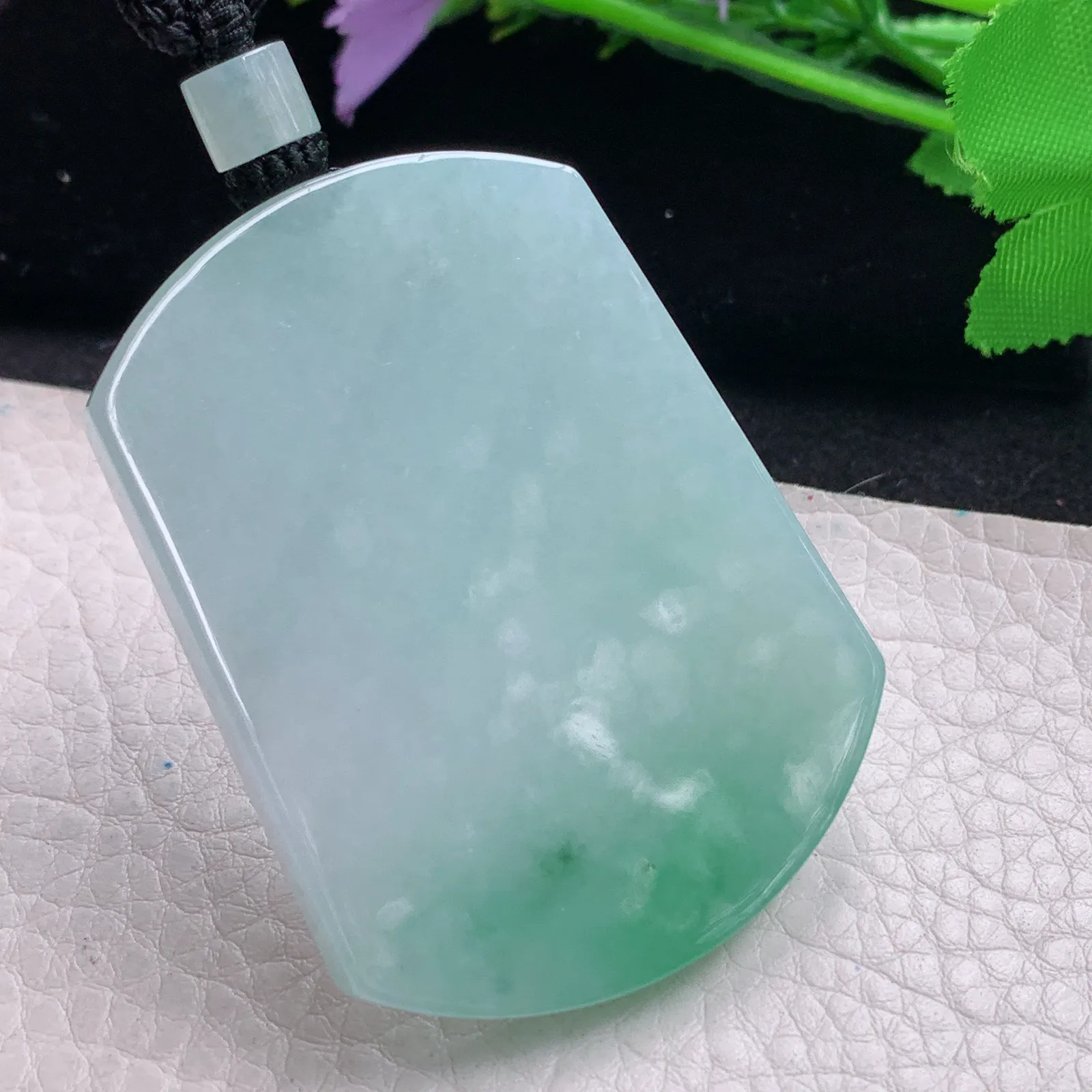 mut自然光55.5*42*6缅甸翡翠a货飘绿平安无事牌 素面牌玉吊坠 玉挂件