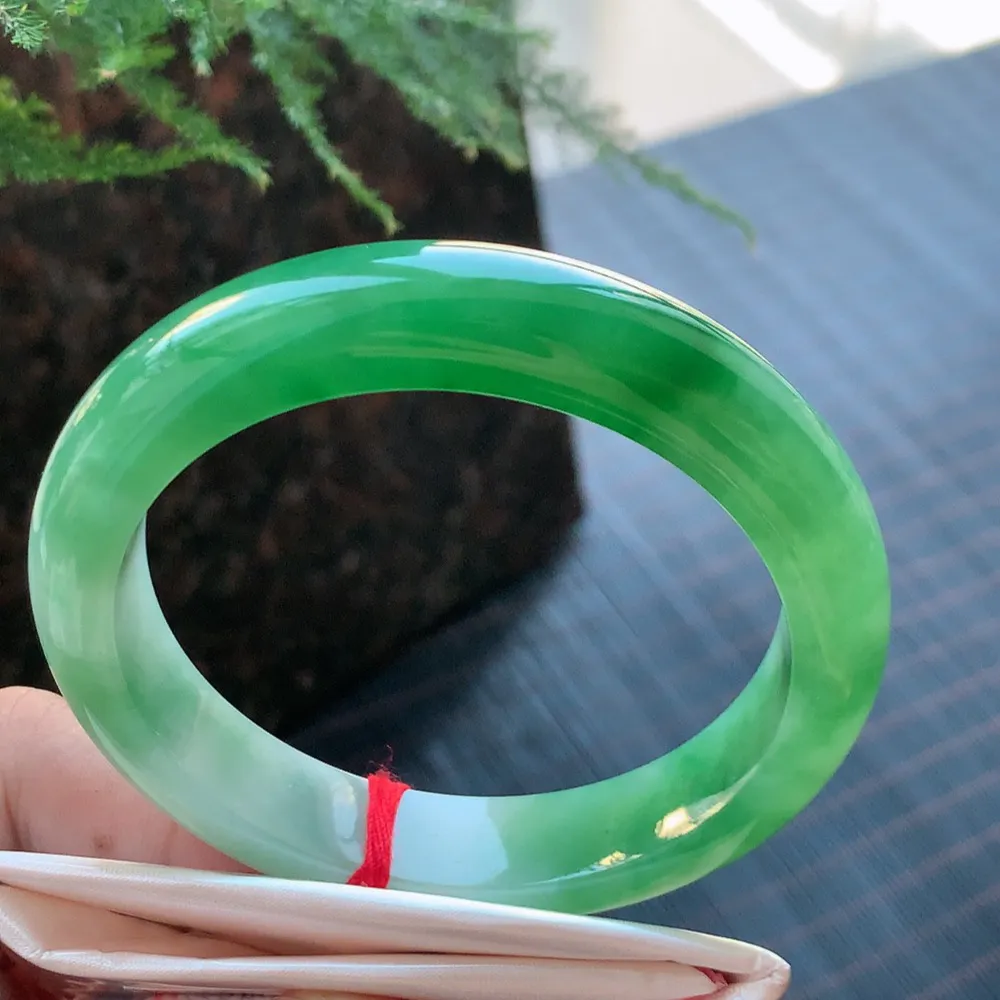 正圈一大节阳绿 无瑕 尺寸:57.6/12.2/8.6 色好