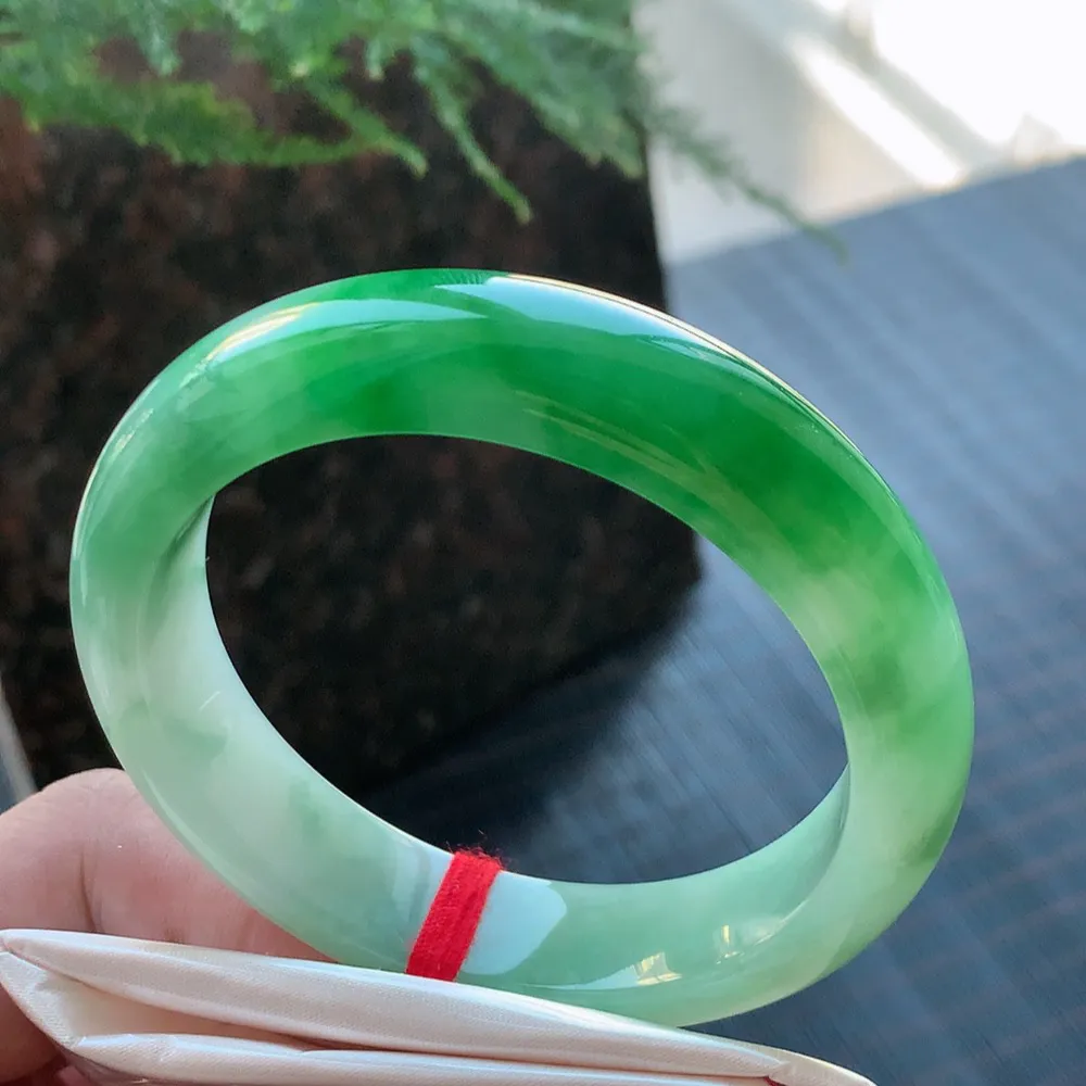 正圈一大节阳绿 无瑕 尺寸:58.1/14.1/8.7 色好🥰🥰