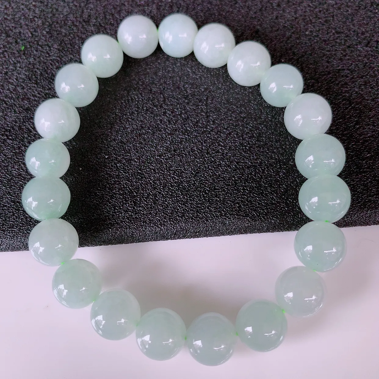 自然光实拍，冰种淡绿翡翠手串手链，种老水足，冰清玉润  颜色漂亮  #001.1取一尺寸8.8