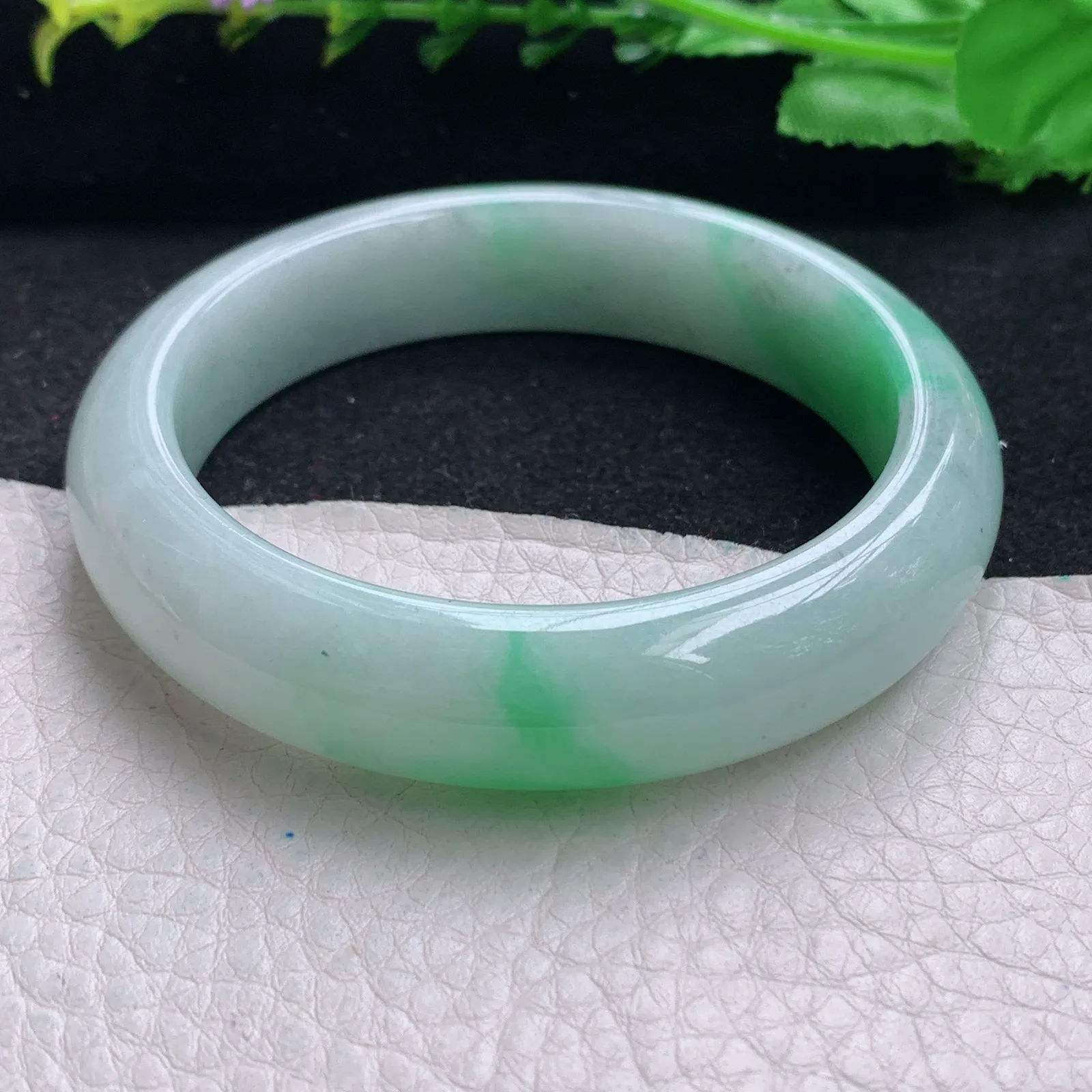 yh自然光56*13.5*8.5平安镯 缅甸翡翠玉手镯飘阳绿厚装玉手环