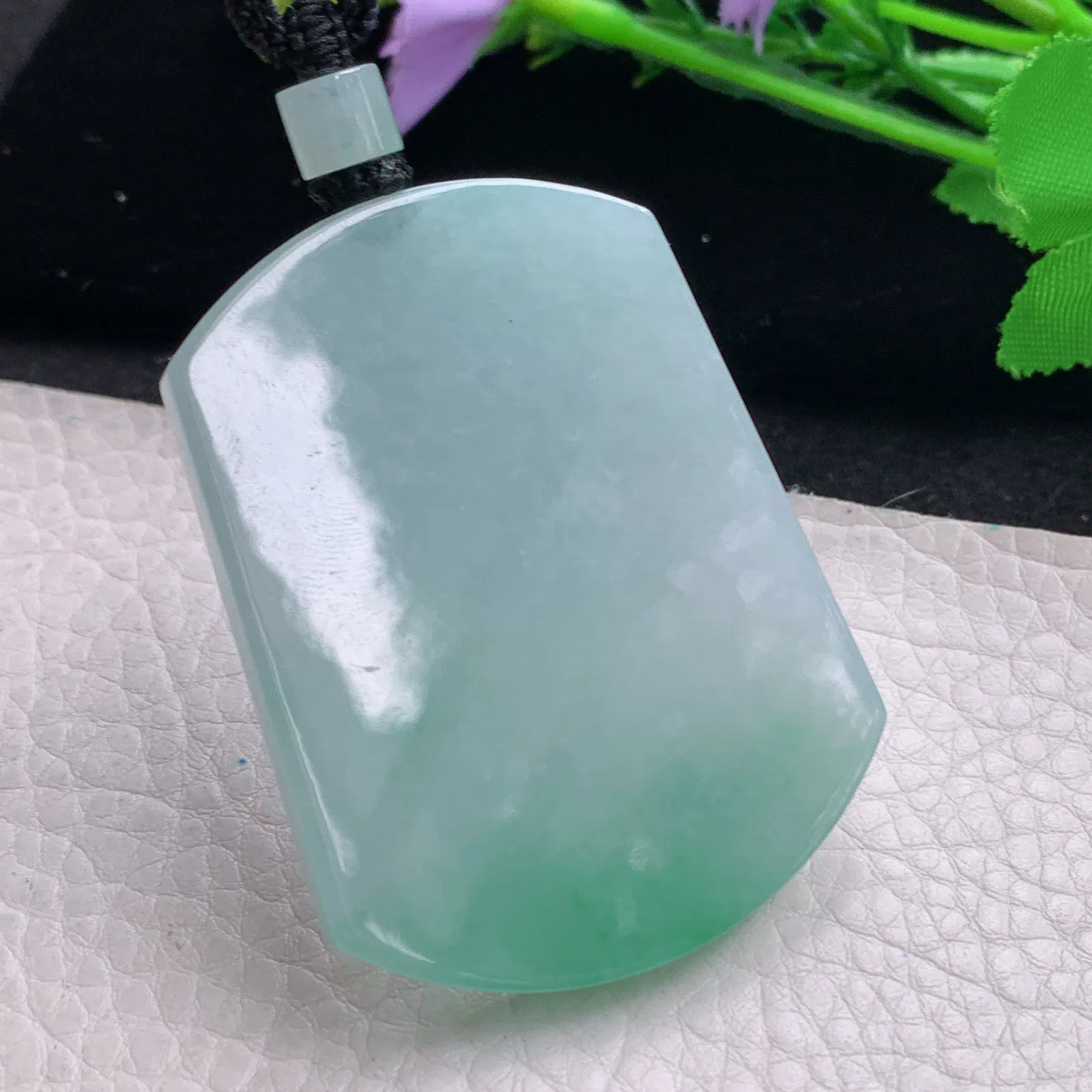 mut自然光55.5*42*6缅甸翡翠a货飘绿平安无事牌 素面牌玉吊坠 玉挂件