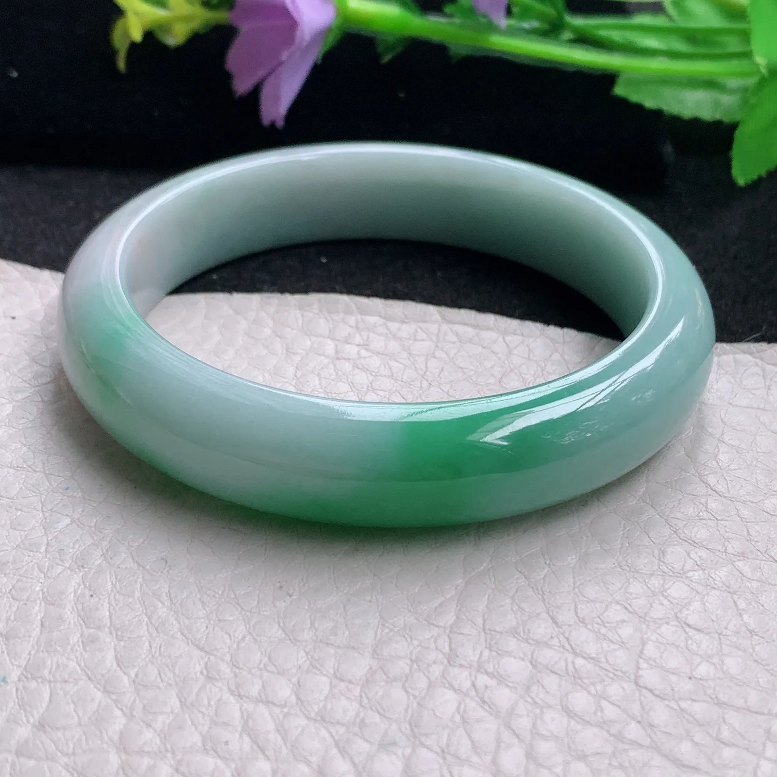 xt自然光56.5*12.5*8.2平安镯 缅甸翡翠玉手镯辣绿宽边玉手环 美人镯