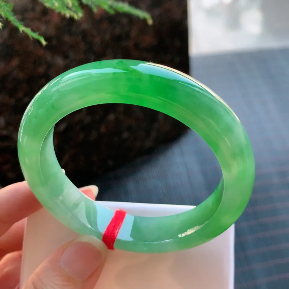 正圈高冰翠绿 无瑕 尺寸:55.1/13.1/8.7 种色兼备