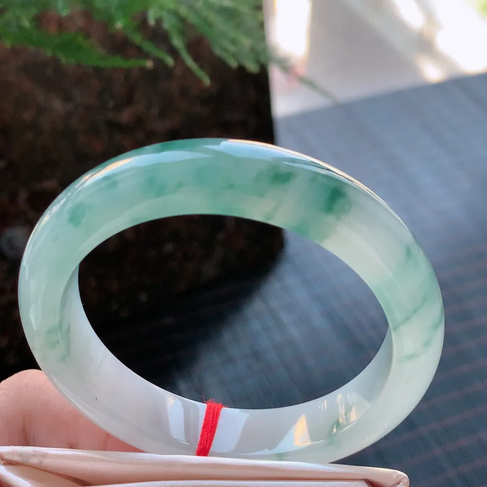 正圈高冰飘花 无瑕 尺寸:55.5/12.3/8.4 花美