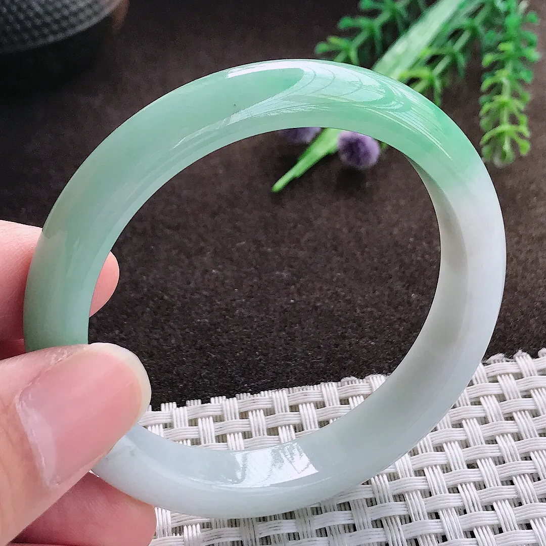 天然a货翡翠53/11.1/7.5老坑精美冰润飘绿手镯宽边翡翠玉手镯