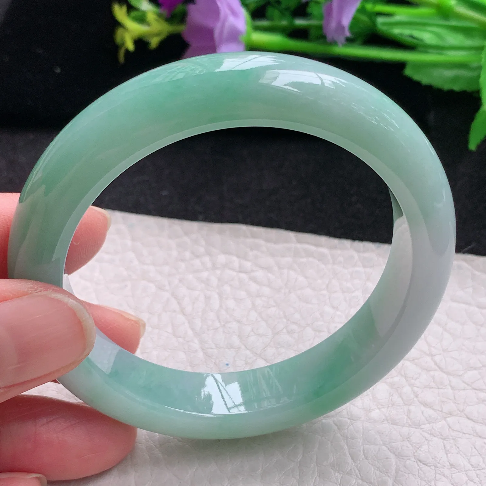 pj自然光55*12.2*8.5平安镯 缅甸翡翠玉手镯飘绿清新胶润宽边玉手环