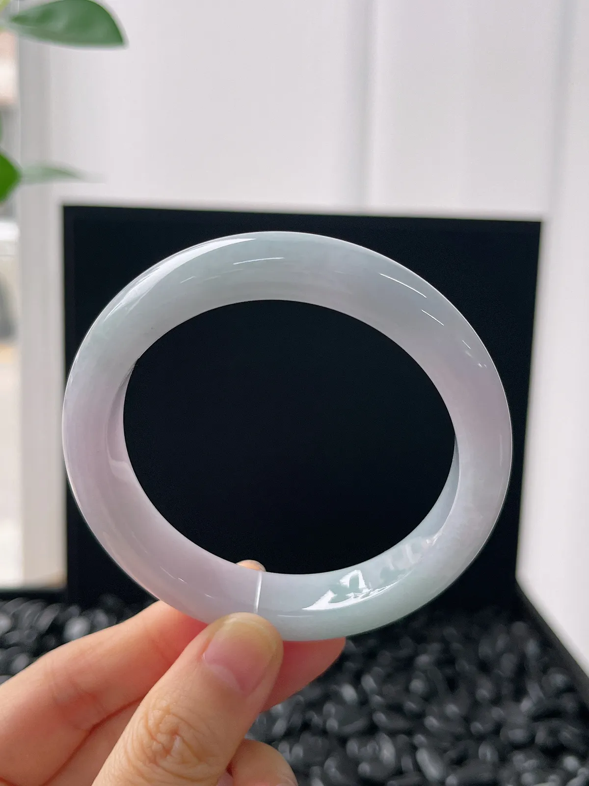 正圈56圈口，翡翠糯化种春带彩手镯