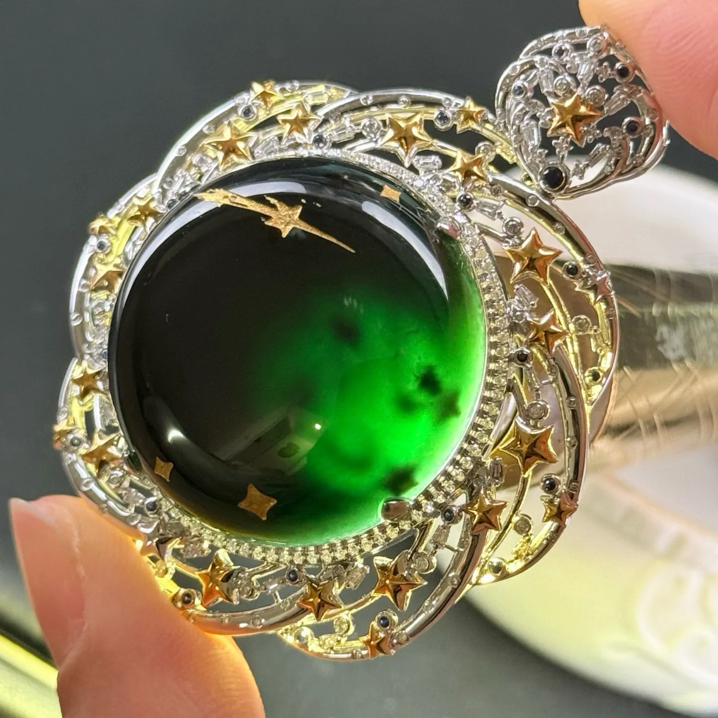 精品豪镶墨翠大蛋面吊坠 种好色正 黑度极好 打灯通透 油性十足