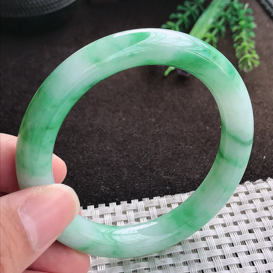 天然a货翡翠54.8/9.8/9.6老坑精美冰润飘阳绿圆条手镯翡翠玉手镯