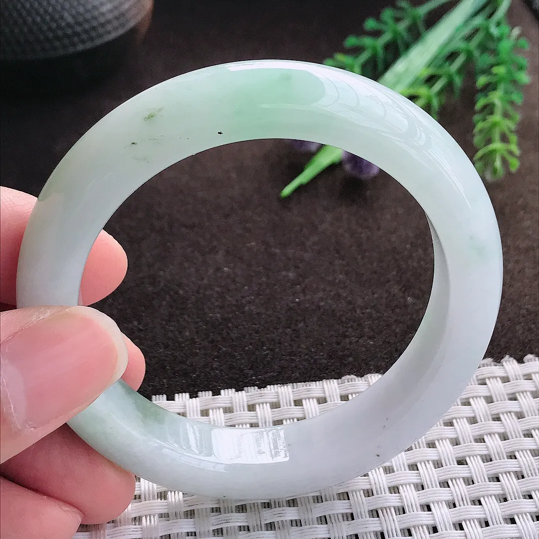 天然a货翡翠53.5/12.4/8.9老坑精美温润飘花手镯宽边翡翠玉手镯