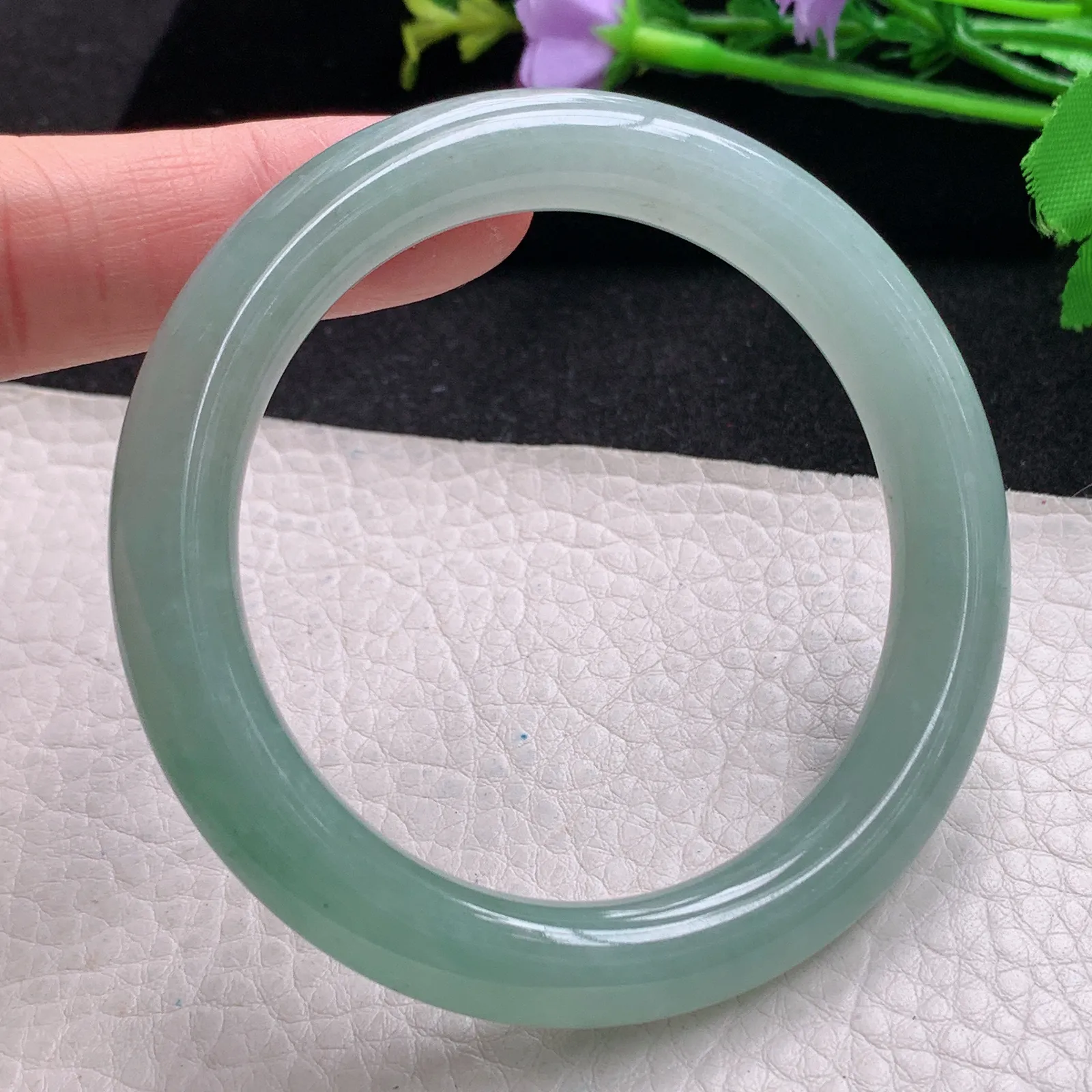 xc自然光54*9.6*9.4美人镯 缅甸翡翠玉手镯冰晴水灵圆条玉手环