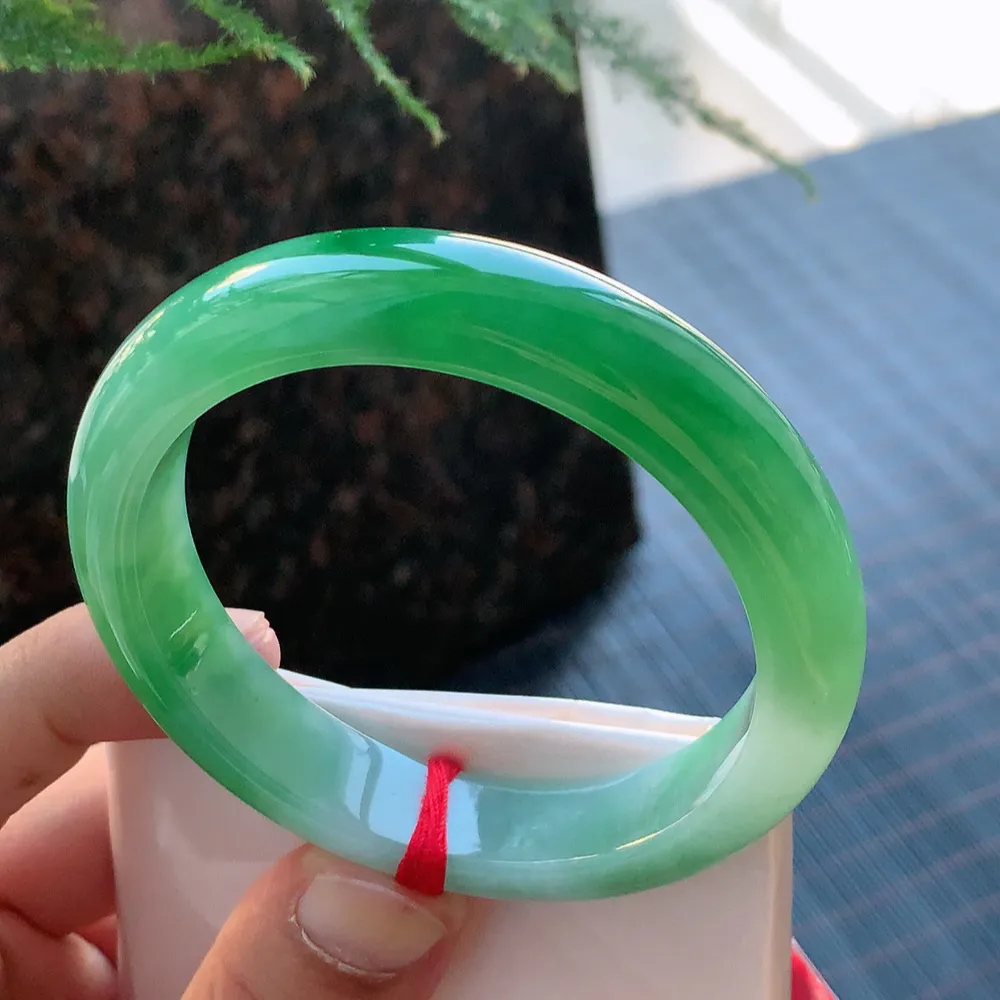 正圈一大节阳绿 无瑕 尺寸:57.6/12.2/8.6 色好