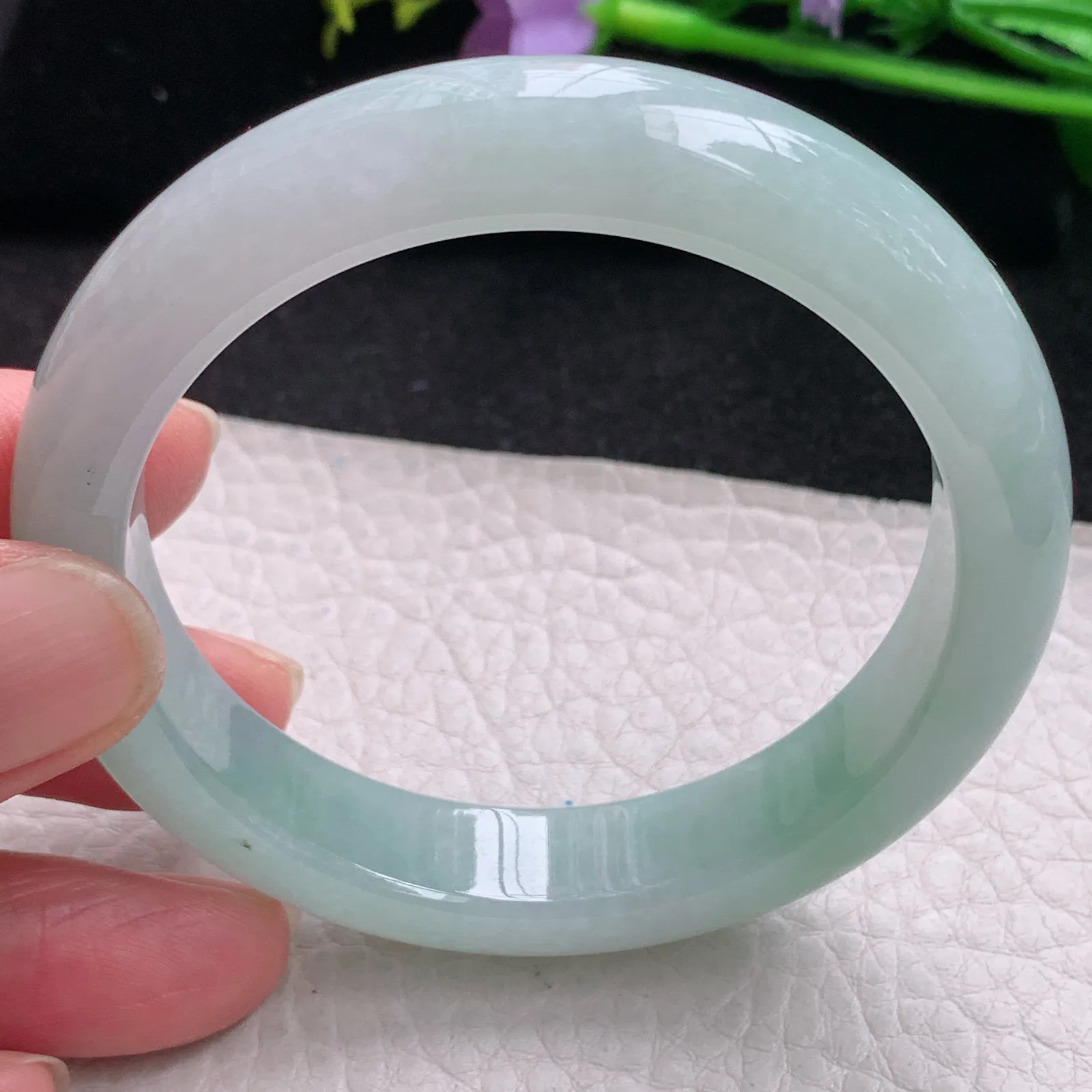 pj自然光55*12.2*8平安镯 缅甸翡翠玉手镯飘绿清新水灵宽边玉手环