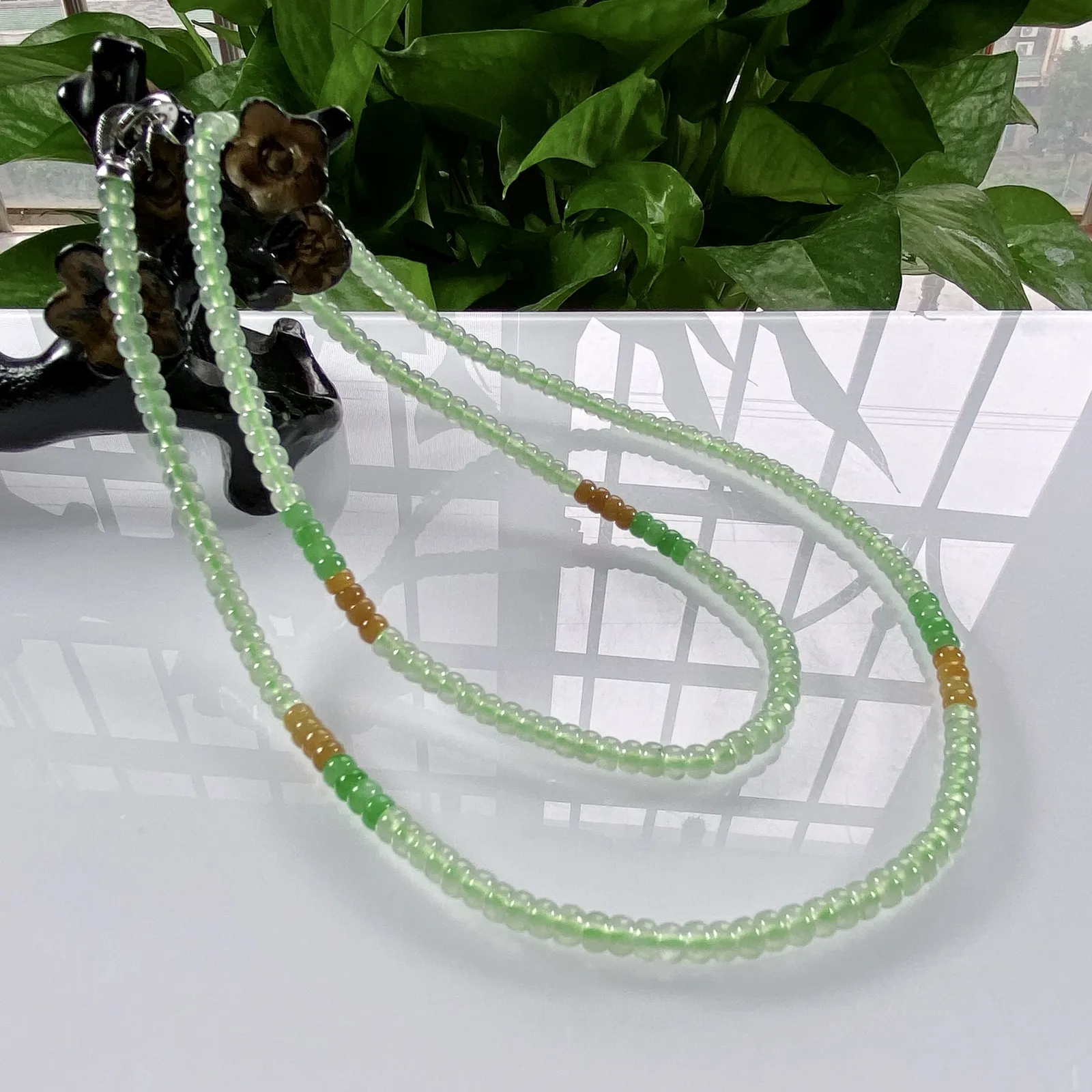 缅甸天然翡翠A货，高冰起光起胶三彩算盘珠项链手链，尺寸：4/2.5mm/231颗，长度610mm，重量：23.13g