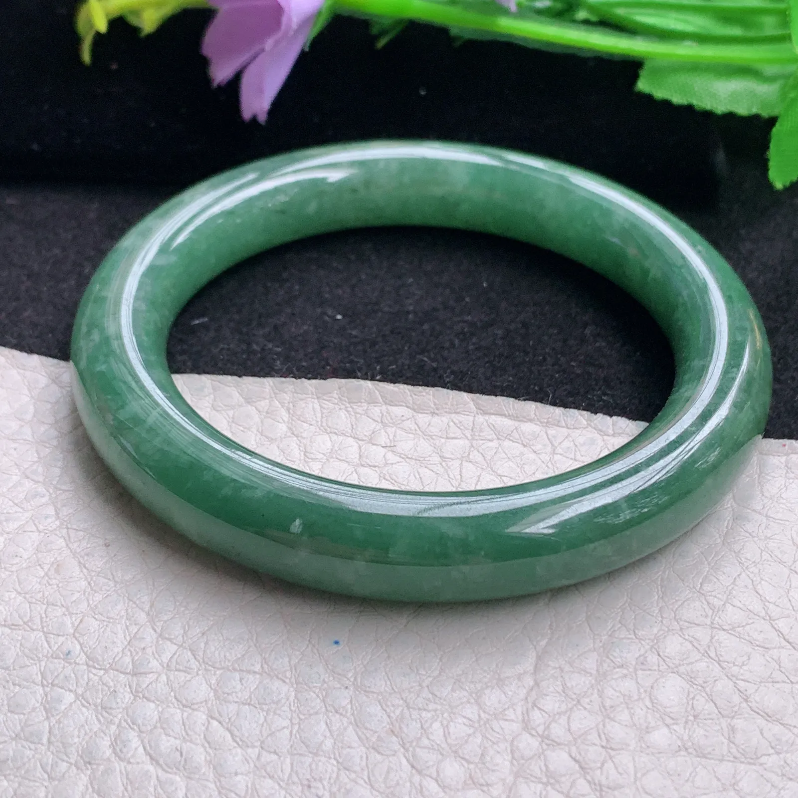 z自然光54.5*10*9.8美人镯 缅甸翡翠玉手镯满绿圆条玉手环 叮当镯