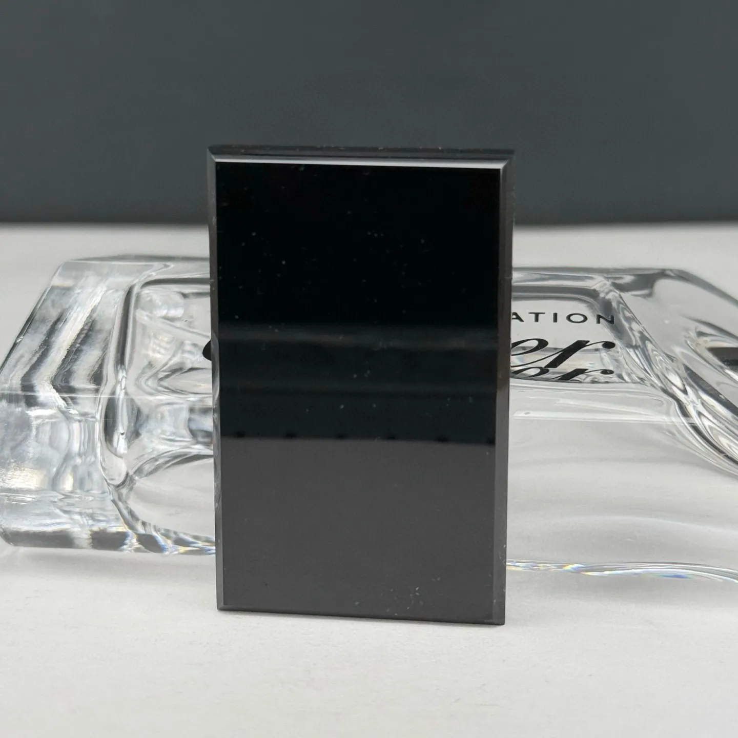 精品墨翠无事牌 种好色正 黑度极好 打灯通透 油性十足 尺寸47.5