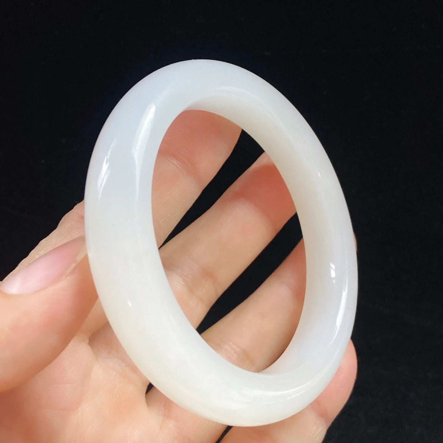 羊脂白玉56手镯和田玉新疆山料白玉手镯56圈口宽12.3/9.8重60.9克白度一级级 玉质特细腻油