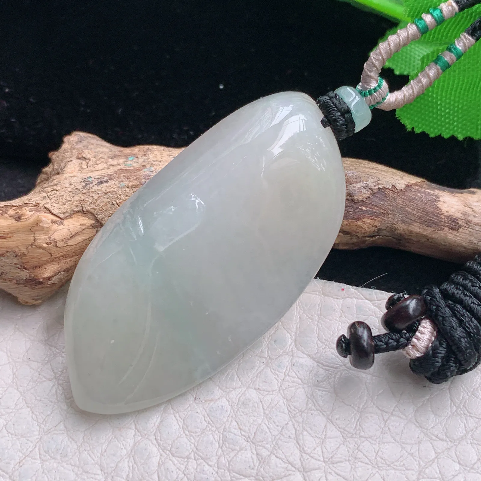 mut自然光46.8*23.5*9.5缅甸翡翠a货冰黄悟道玉吊坠 玉挂件