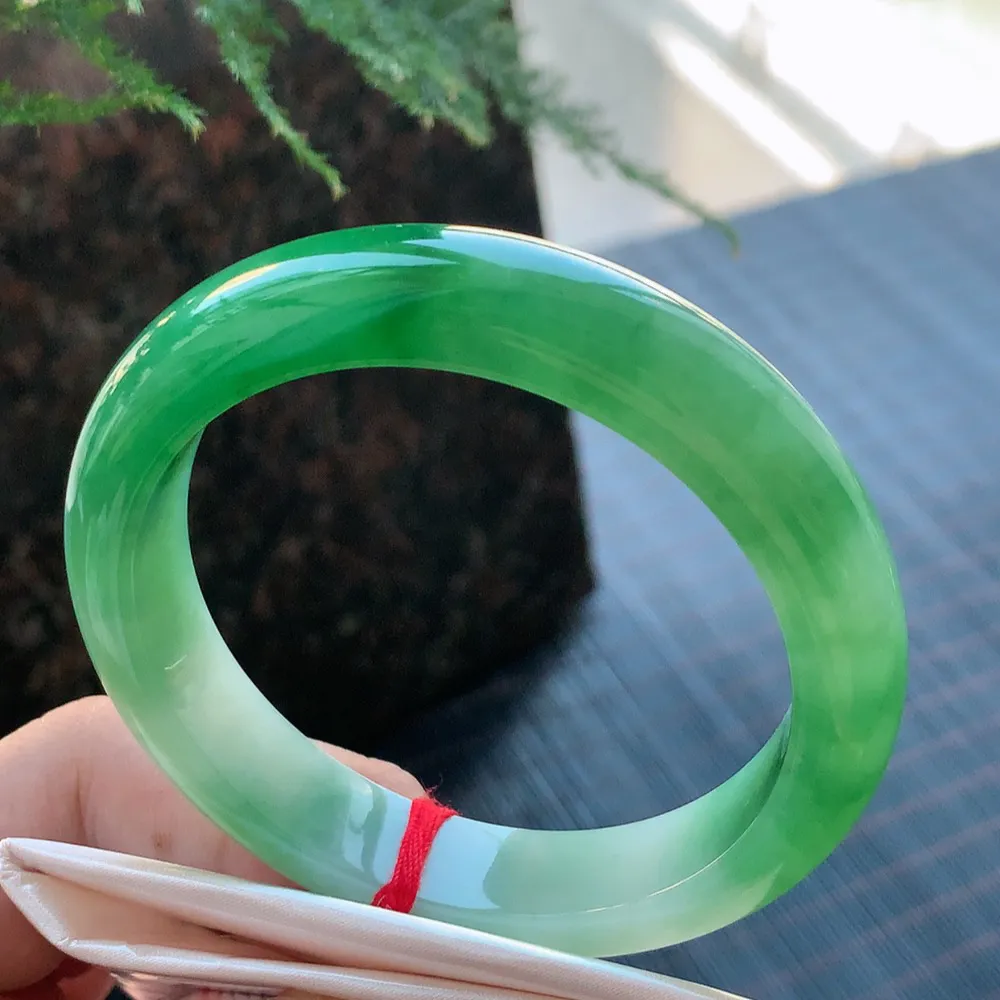 正圈一大节阳绿 无瑕 尺寸:57.6/12.2/8.6 色好