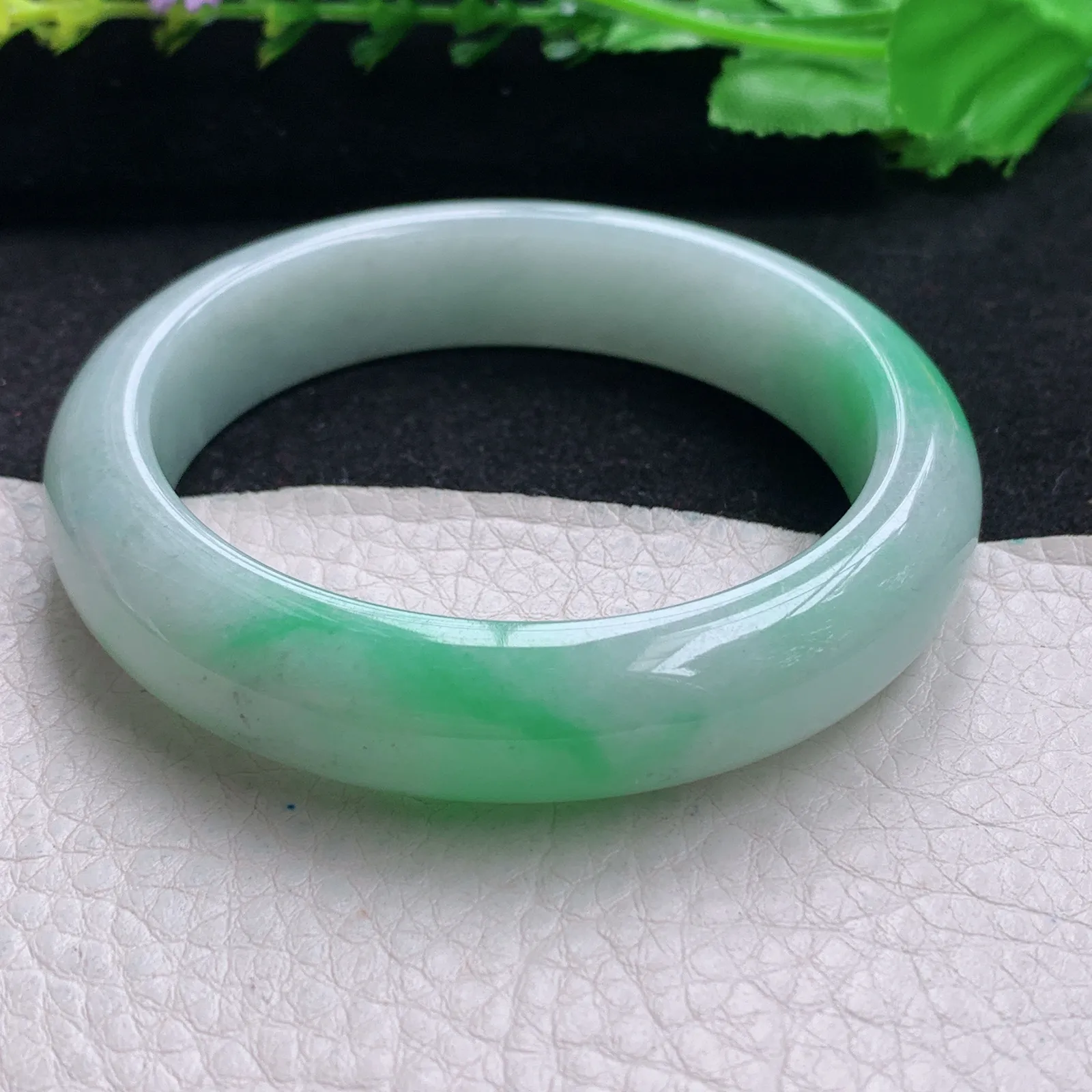 yh自然光56*13.5*8.5平安镯 缅甸翡翠玉手镯飘阳绿厚装玉手环