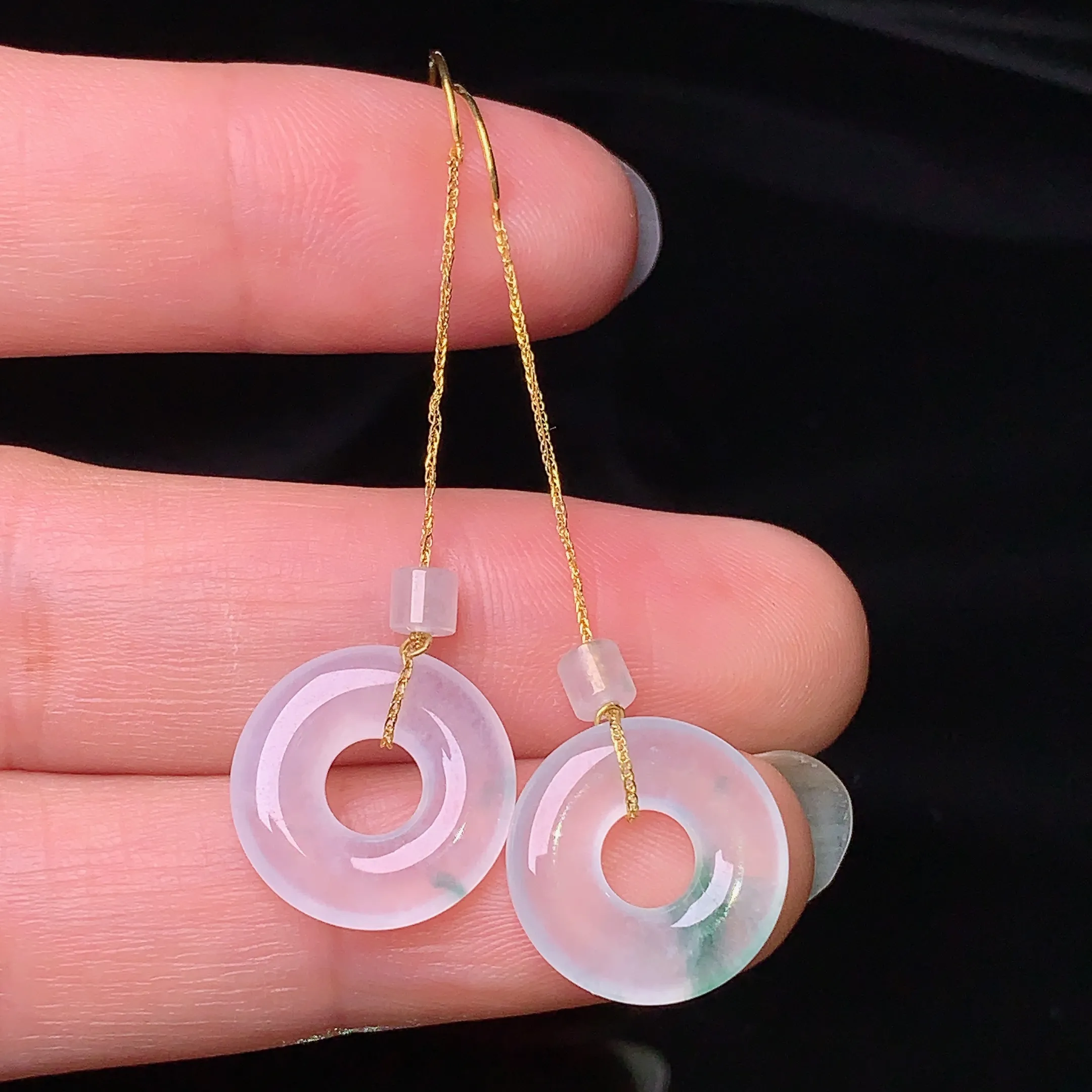 18k金镶嵌冰种飘绿平安环吊坠 玉质细腻 色泽清新艳丽 整体尺寸13.5*2.8