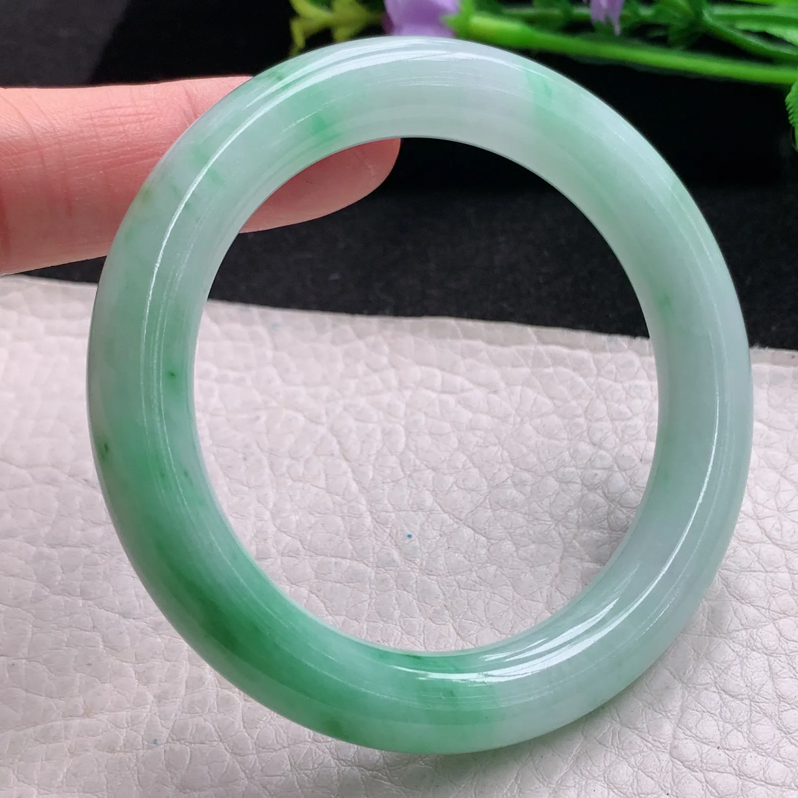 pj自然光53*9.8美人镯 缅甸翡翠玉手镯飘绿清秀圆条玉手环 叮当镯