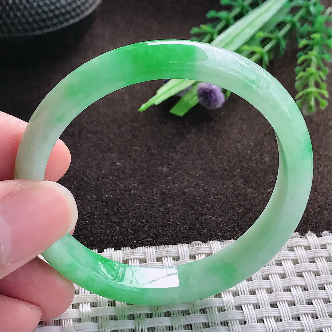天然a货翡翠50.5/9.3/6.3老坑冰润飘阳绿手镯小圈口宽边翡翠玉手镯