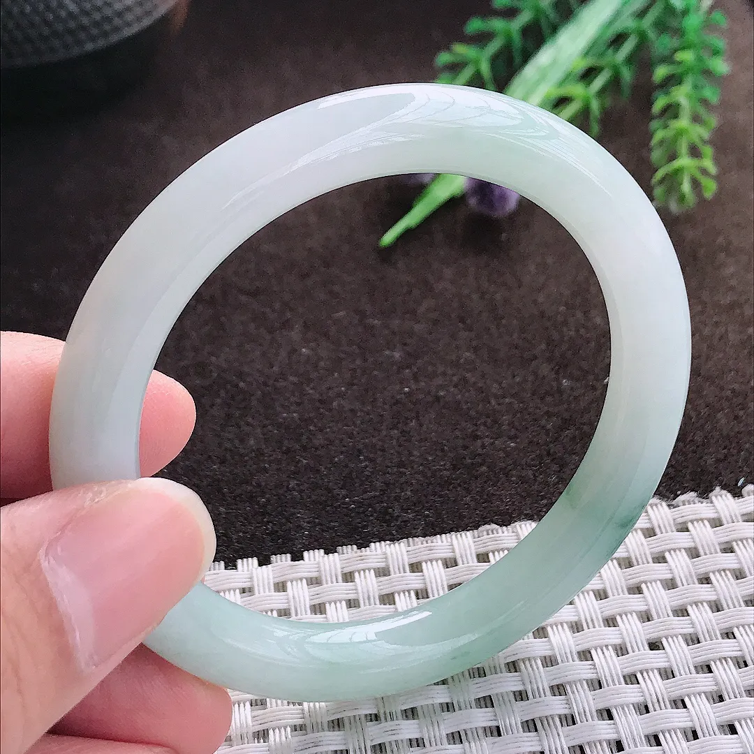 天然a货翡翠52/8.6/8.3老坑冰润起胶飘花圆条手镯翡翠玉手镯