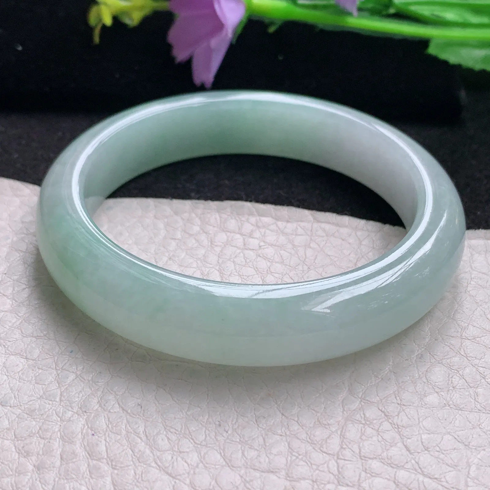 pj自然光55*12.2*8平安镯 缅甸翡翠玉手镯飘绿清新水灵宽边玉手环