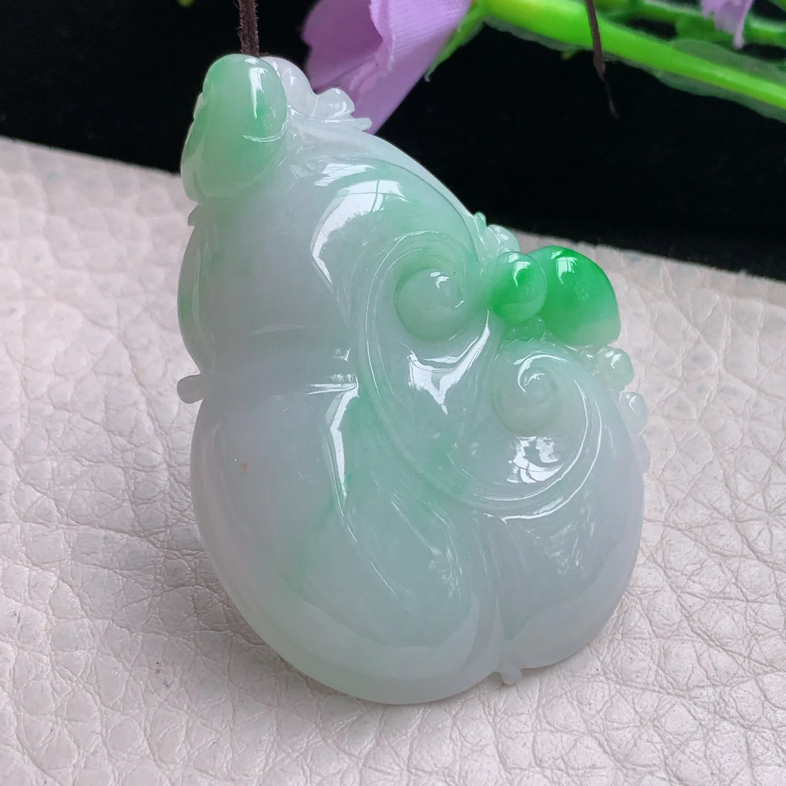 zen自然光48.6*35*10天然缅甸翡翠白底青灵芝如意玉吊坠 玉挂件