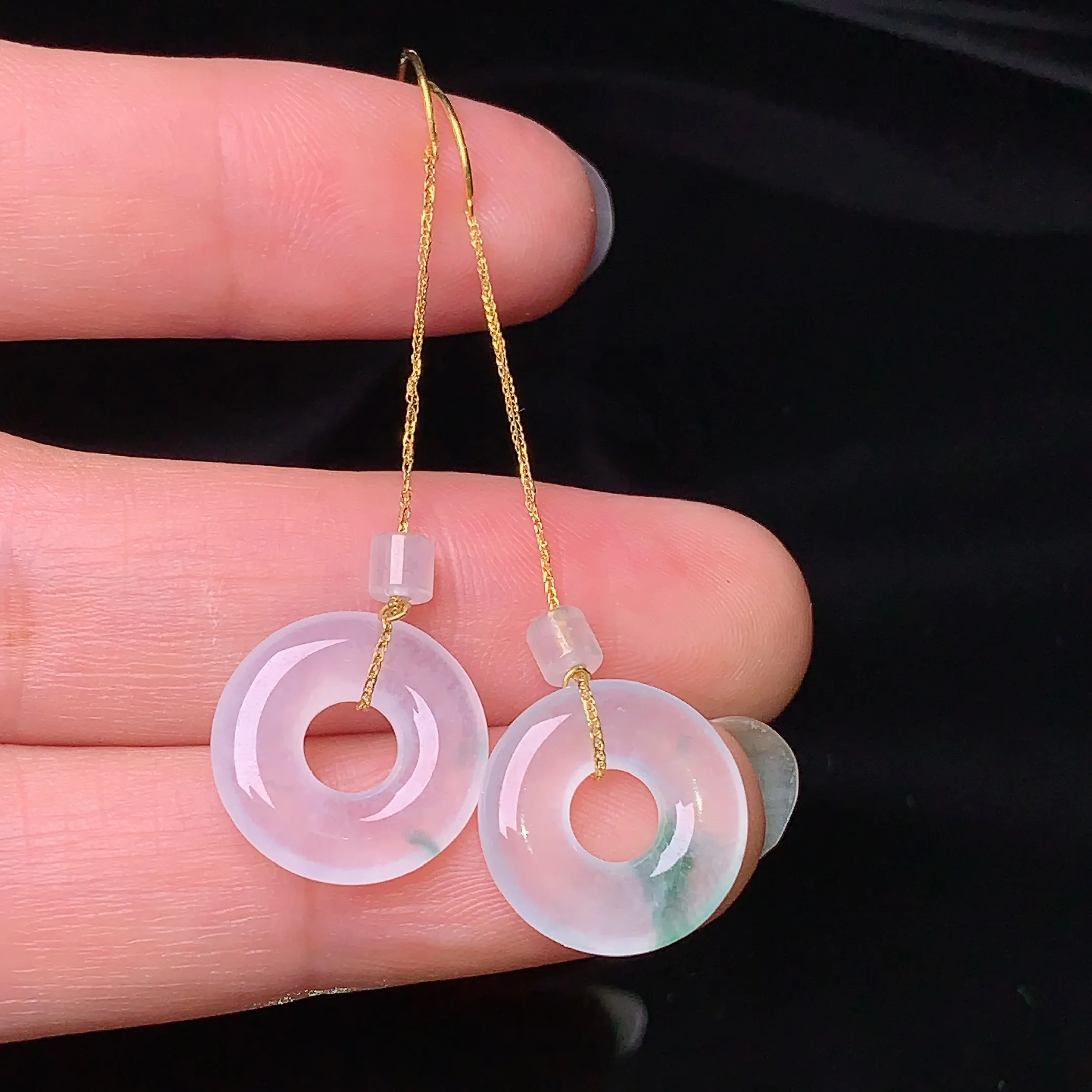 18k金镶嵌冰种飘绿平安环吊坠 玉质细腻 色泽清新艳丽 整体尺寸13.5*2.8