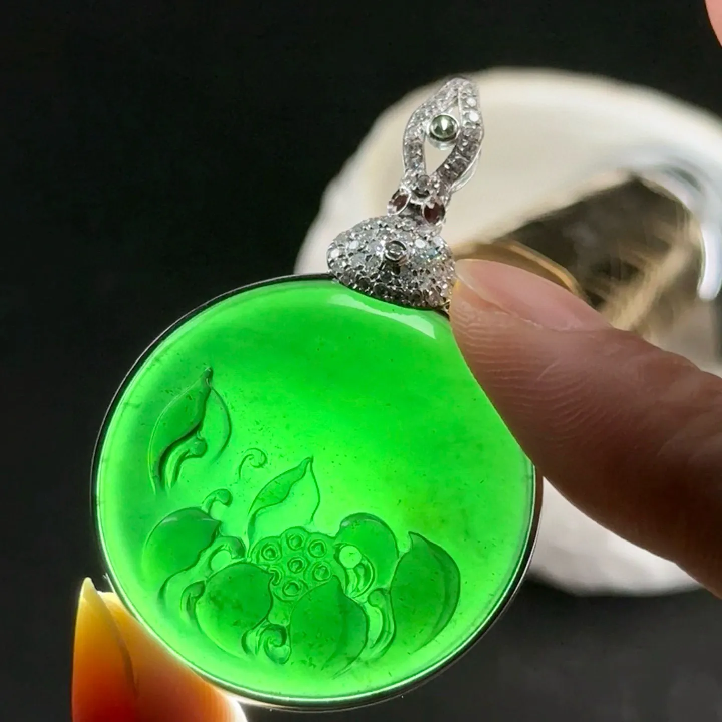 精品铂金墨翠荷花仿古牌 种好色正 黑度极好 打灯通透 尺寸50.3