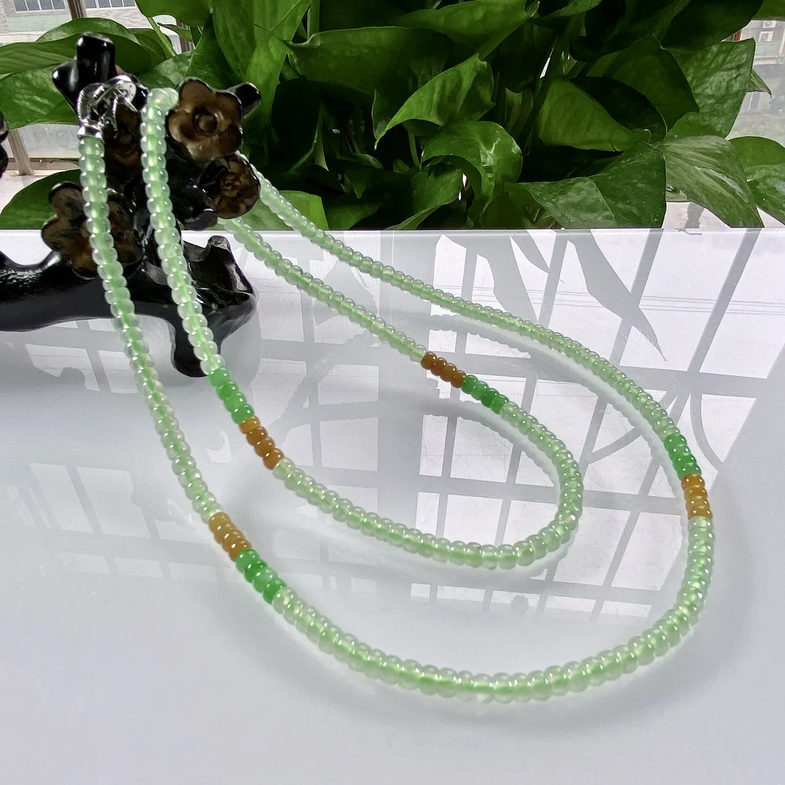 缅甸天然翡翠A货，高冰起光起胶三彩算盘珠项链手链，尺寸：4/2.5mm/231颗，长度610mm，重